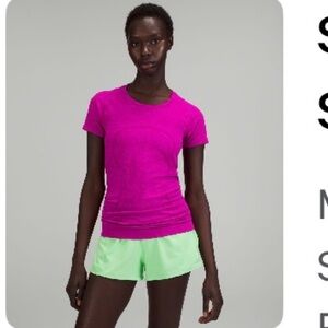 Lululemon Swiftly Tech Short-Sleeve
Shirt 2.0
Magenta Purple
Size 6